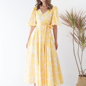 Chicwish Divine Flower Vine Printed V-Neck Maxi Dress in Yellow Large